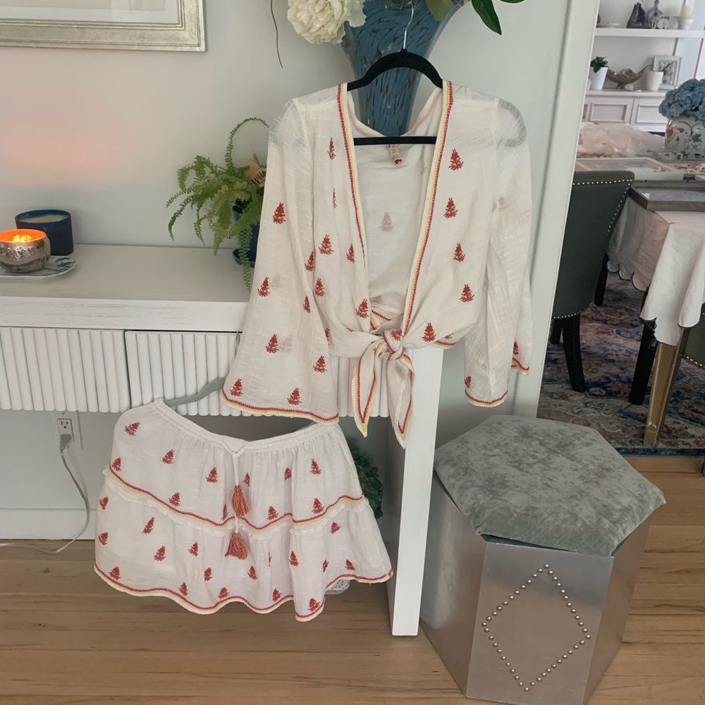 RAGA WHITE GAUZE EMBROIDERED TOP & SKIRT SET L